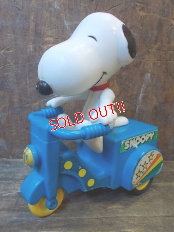 画像1: ct-130115-29 Snoopy / 80's Friction Wheelie