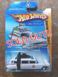 ct-130205-33 Ghostbusters / Ecto-1 2010 HotWheels