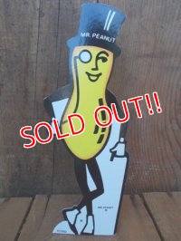 ct-120805-07 Planters / Mr,Peanuts Cardboard stand