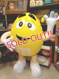 ct-120509-03 m&m's / 90's Yellow Inflatable