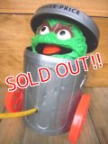 fp-101013-01 Oscar the Grouch / 70's Pop Up Toy