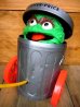 画像1: fp-101013-01 Oscar the Grouch / 70's Pop Up Toy (1)