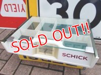 dp-120420-01 SCHICK / Display case