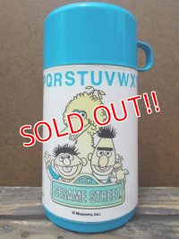 ct-110822-42 Sesame Street / Aladdin 70's-80's Thermos