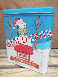 ct-130716-68 Snoopy / Nabisco Milk-Born Flavor Snacks Tin can