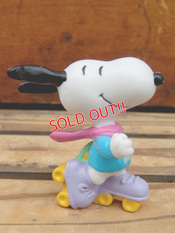 画像2: ct-130716-56 Snoopy / Whitman's 90's PVC "Easter Beagle Roller Skate"