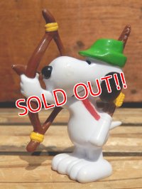 ct-130821-26 Snoopy /  Schleich 80's PVC "bow and arrow"