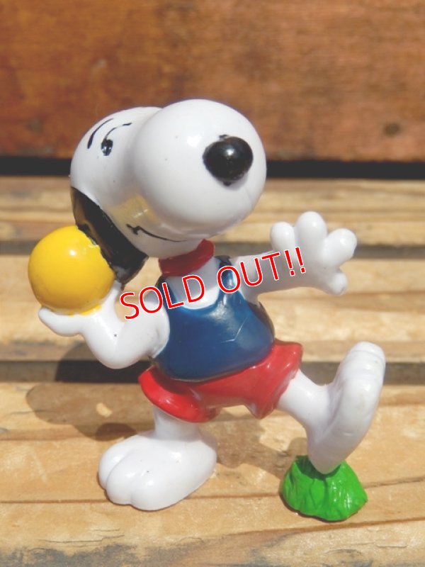 画像1: ct-130821-17 Snoopy / Schleich 80's PVC "Shot put"