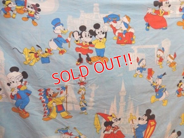 画像1: ct-130716-39 Disney Characters / 70's Flat Sheet  (Twin)