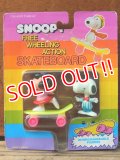 ct-130115-27 Snoopy / 80's Free Wheeling Action Skateboard w/ Lucy