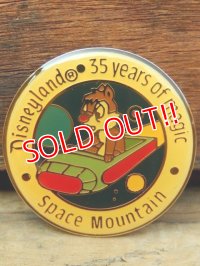 pb-909-09 Disneyland 35 years of magic Space Mountain / Chip Pinback