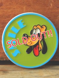 pb-909-12 Pluto / 70's Plastic Pinback