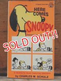 bk-1001-11 PEANUTS / 1968 Comic "HERE COMES SNOOPY"