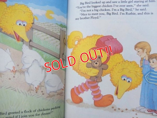画像2: bk-130607-08 Sesame Street BIG BIRD'S DAY ON THE FARM / 80's Little Golden Books