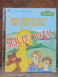 bk-130607-08 Sesame Street BIG BIRD'S DAY ON THE FARM / 80's Little Golden Books