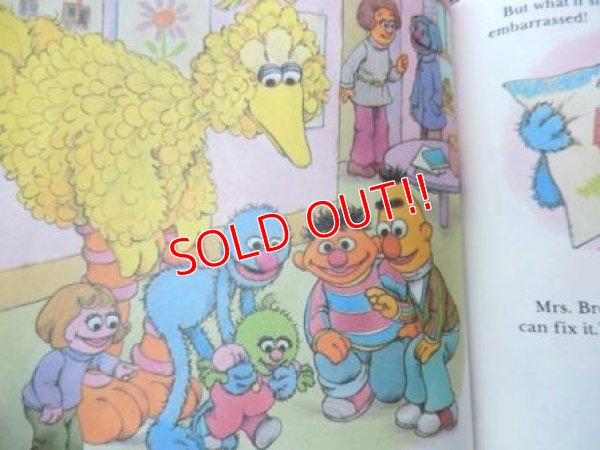 画像5: bk-130607-07 Sesame Street Grover Takes Care of Baby / 80's Little Golden Books