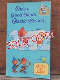 bk-131121-03 PEANUTS / 1981 She's a Good Skate,Charlie Brown