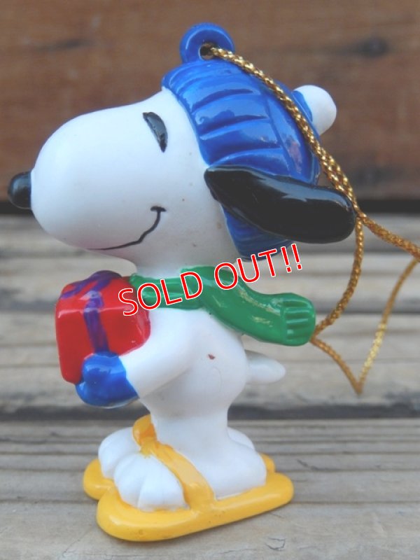 画像3: ct-131122-97 Snoopy / Whitman's 90's PVC Ornament "Present"