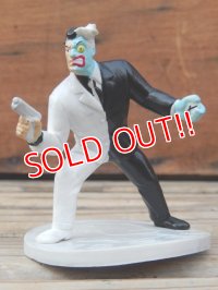 ct-131122-48 Two-Face / Applause 1992 stand figure