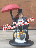 ct-131122-49 Penguin / Applause 1992 stand figure