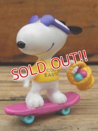 ct-131122-83 Snoopy / Whitman's 1999 PVC "Cool Easter"