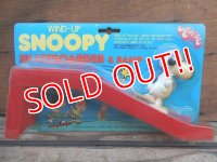 ct-131202-19  Snoopy / AVIVA 70's Wind Up Skateboarder