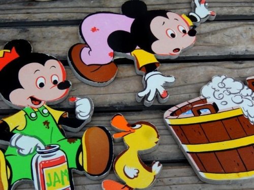 他の写真1: ct-131201-05 Mickey Mouse,Morty and Ferdie / Dolly Toy 70's Wall Pin-Up