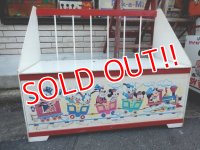 ct-131211-01 Disney / 70's Bench & Toy Box