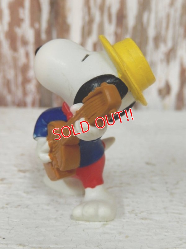 画像3: ct-140218-15 Snoopy / Schleich 80's PVC "Playing Guitar"