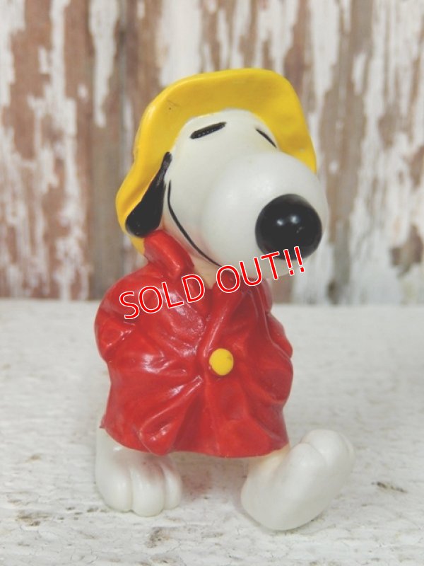 画像1: ct-140218-14 Snoopy / Schleich 80's PVC "Raincoat"