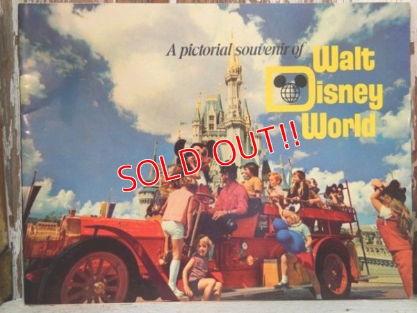 画像1: ct-140121-34 A Pictorial souvebir of Walt Disney World