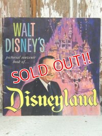 ct-140121-36 Walt Disney's Pictrial souvenir book of... Disneyland