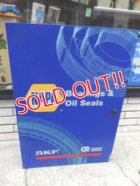 dp-140401-05 NAPA / Bearings & Oil Seals Metal Cabinet