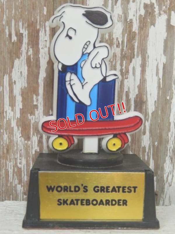 画像1: ct-140510-08 Snoopy / AVIVA 70's Trophy "World's Greatest Skateborder"