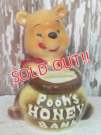ct-140516-75 Winnie the Pooh / 70's Ceramic Bank