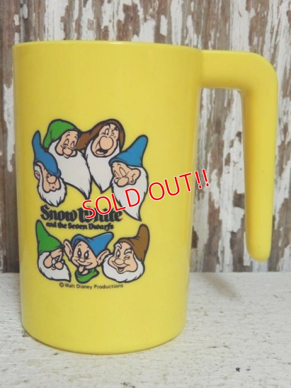 画像1: ct-110111-57 Seven Dwarfs / 70's Plastic Mug