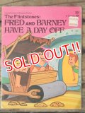 bk-140610-10 The Flintstones / Fred and Barney Have A Day Off 1974 Picture Book