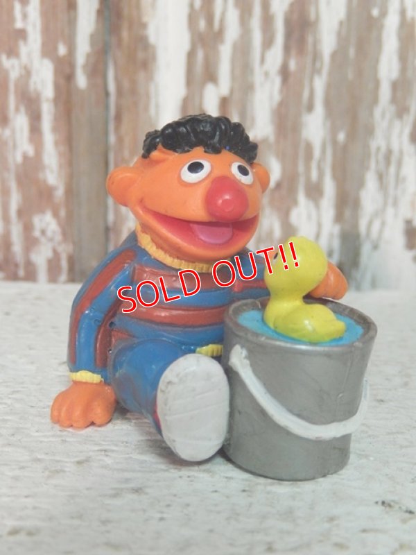 画像1: ct-140516-58 Ernie / Applause 90's PVC "with Rubber Duckie"