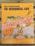 bk-140610-07 The Flintstones / The Mechanical Cow 1975 Picture Book