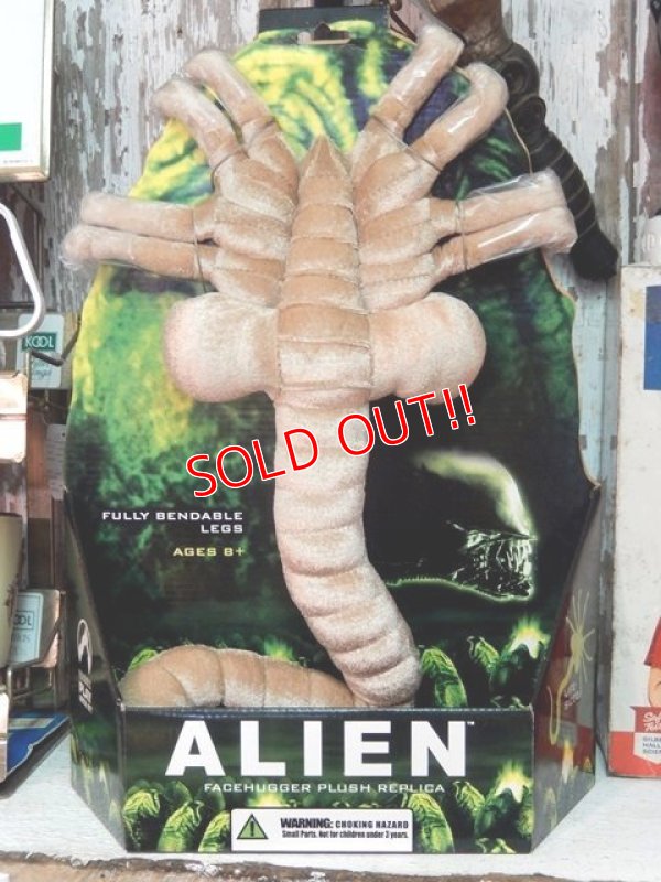 画像1: ct-140724-01 Alien / 2004 Facehugger Life-sized Plush Doll