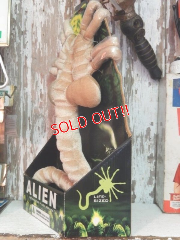 画像4: ct-140724-01 Alien / 2004 Facehugger Life-sized Plush Doll