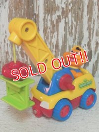 ct-140805-20 Ernie / Mattel 2001 Magnet crane