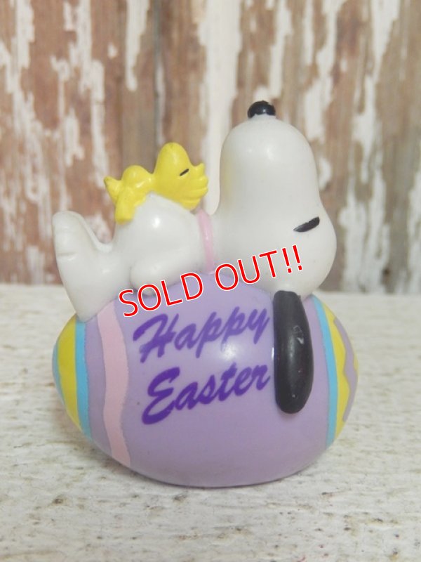 画像1: ct-140909-21 Snoopy / Whitman's 1998 PVC Purple Easter Egg 
