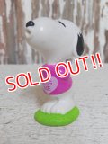 ct-150310-71 Snoopy / Whitman's 2001 PVC "Kiss Me"