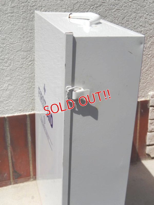 画像3: dp-150609-02 Global Medical Service / Vintage FIRST AID Cabinet