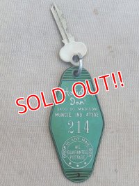 dp-151012-01 Holiday Inn / Vintage Motel Key