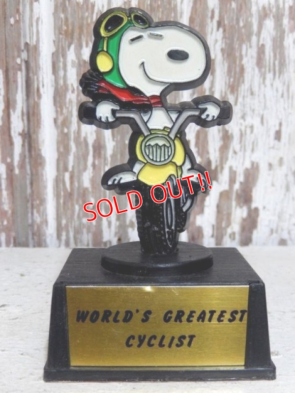 画像1: ct-151103-27 Snoopy / AVIVA 70's Trophy "World's Greatest Cyclist"