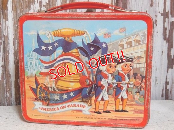 画像2: ct-151210-01 Walt Disney's America on Parade / Aladdin 70's Metal Lunchbox
