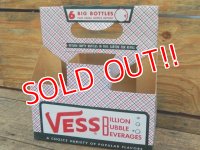 dp-151224-04 Vess / Vintage Paper Bottle Carrier