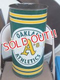 dp-160106-01 Oakland Athletics / 80's Trash Box